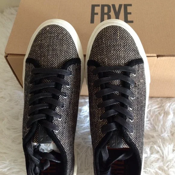 Fry Gia Canvas Low Lace Sneakers - Picture 7 of 12